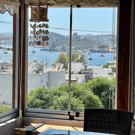 Refreshing House Close To The With A Sea View And Balcony In Apartment *